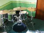 drum kit/ pearl / sabian/ drums